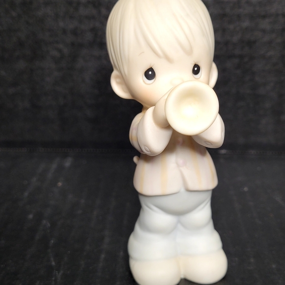 1984 Precious Moments 'He Is My Song' #12394 - Picture 12 of 15